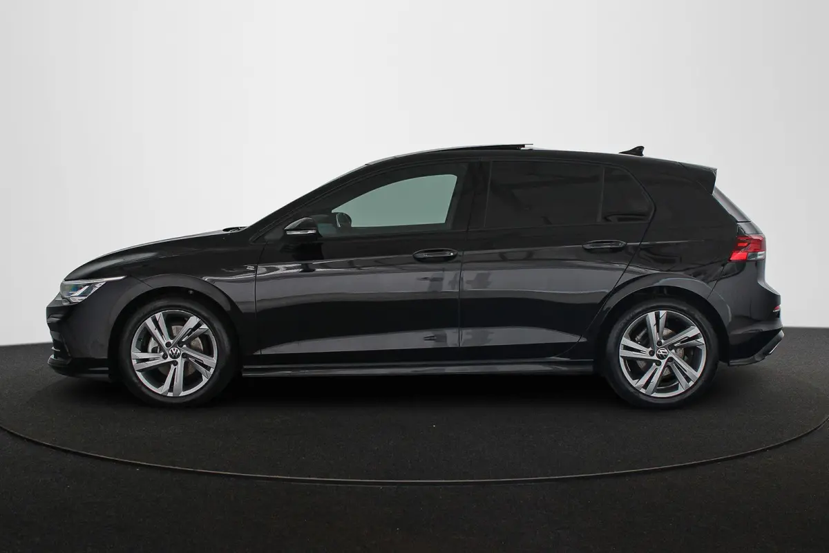 1.5 eTSI R-Line Panoramadak Stoel-Stuurverwarming Clima Carplay 18"