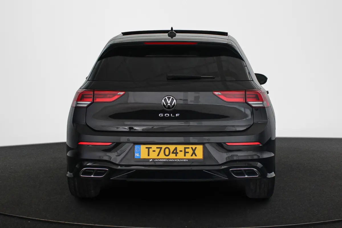 1.5 eTSI R-Line Panoramadak Stoel-Stuurverwarming Clima Carplay 18"