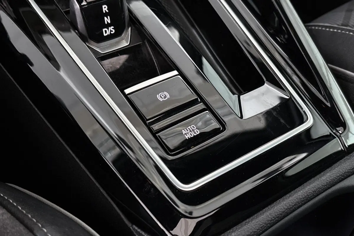1.5 eTSI R-Line Panoramadak Stoel-Stuurverwarming Clima Carplay 18"