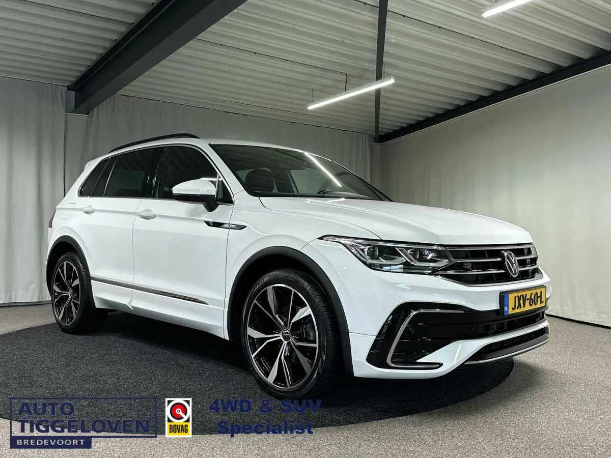 1.5 TSI R-Line Business+ Automaat | Trekhaak | IQ Light