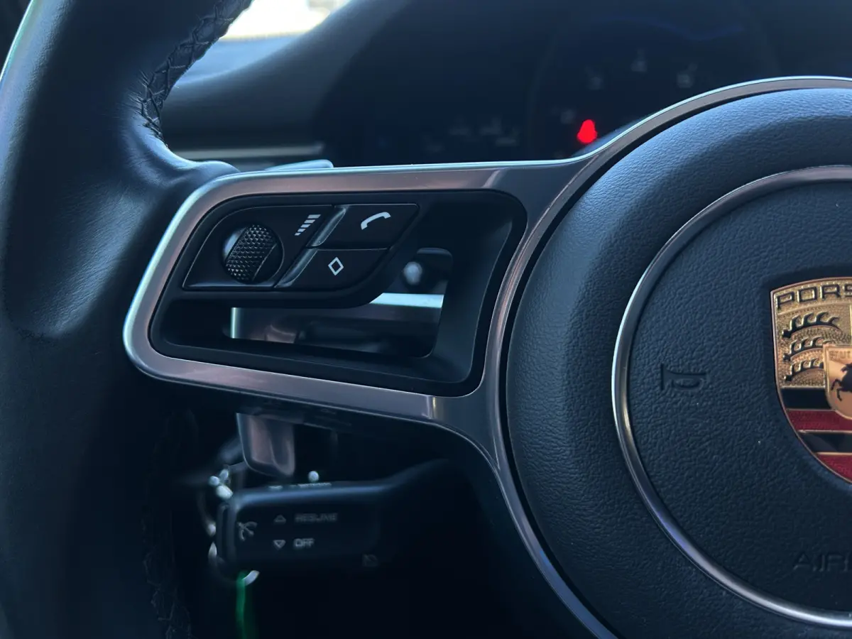 2.0 | Panoramadak | Apple Carplay | 21 inch | Elekr. Stoelen | Camera | Cruise Control |