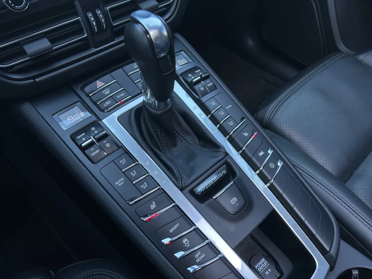 2.0 | Panoramadak | Apple Carplay | 21 inch | Elekr. Stoelen | Camera | Cruise Control |