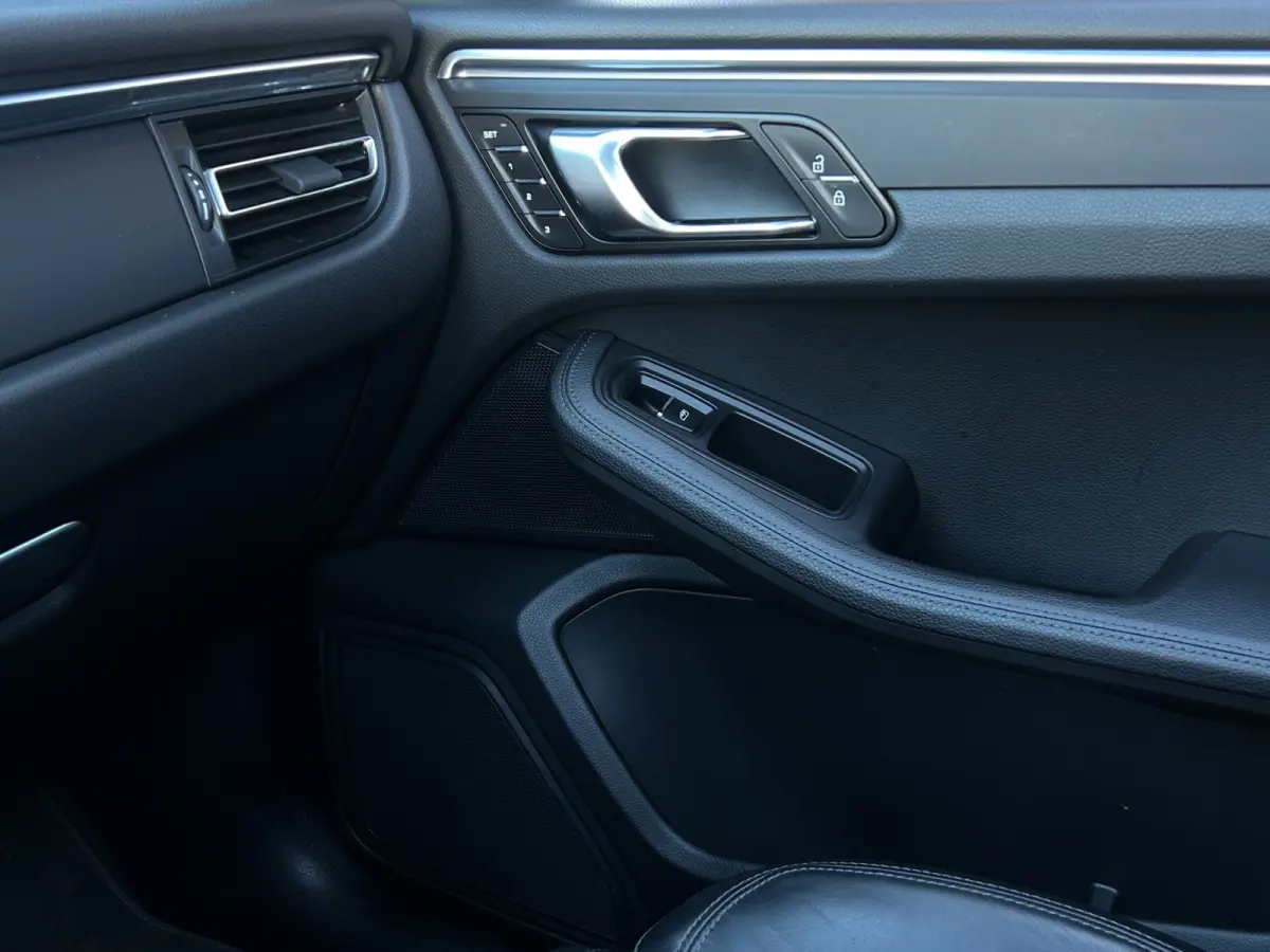2.0 | Panoramadak | Apple Carplay | 21 inch | Elekr. Stoelen | Camera | Cruise Control |