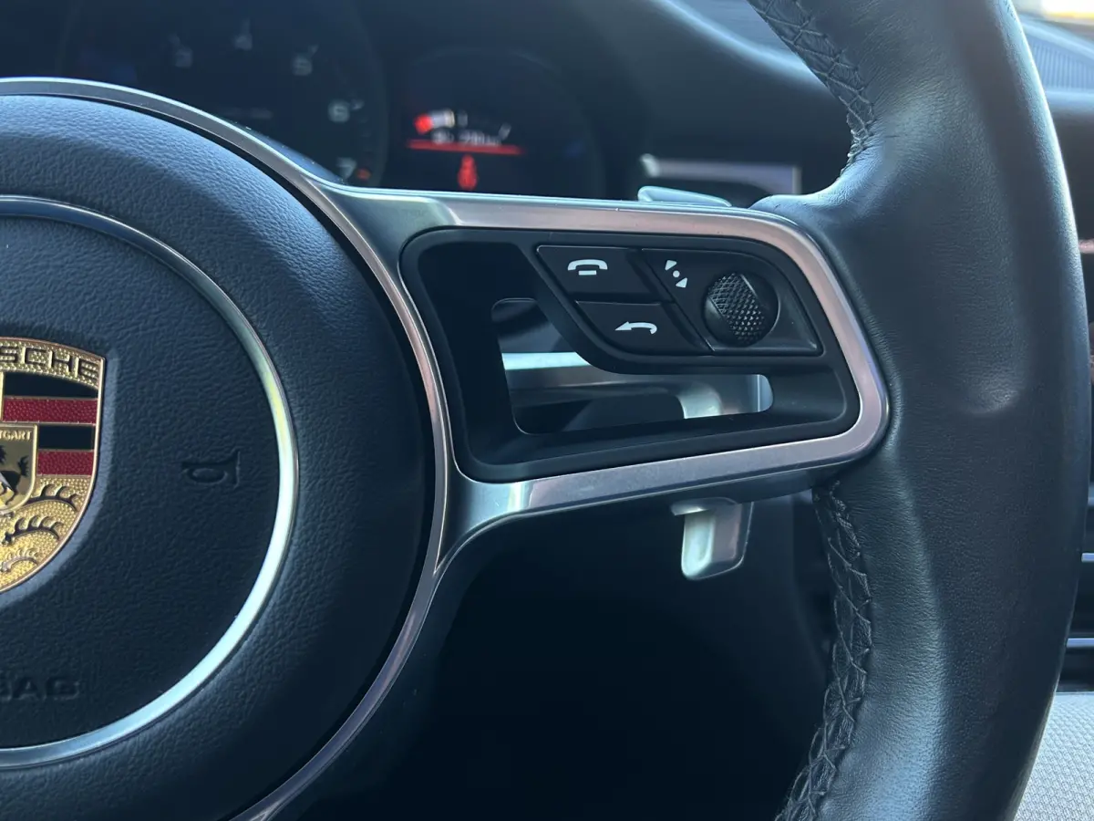2.0 | Panoramadak | Apple Carplay | 21 inch | Elekr. Stoelen | Camera | Cruise Control |
