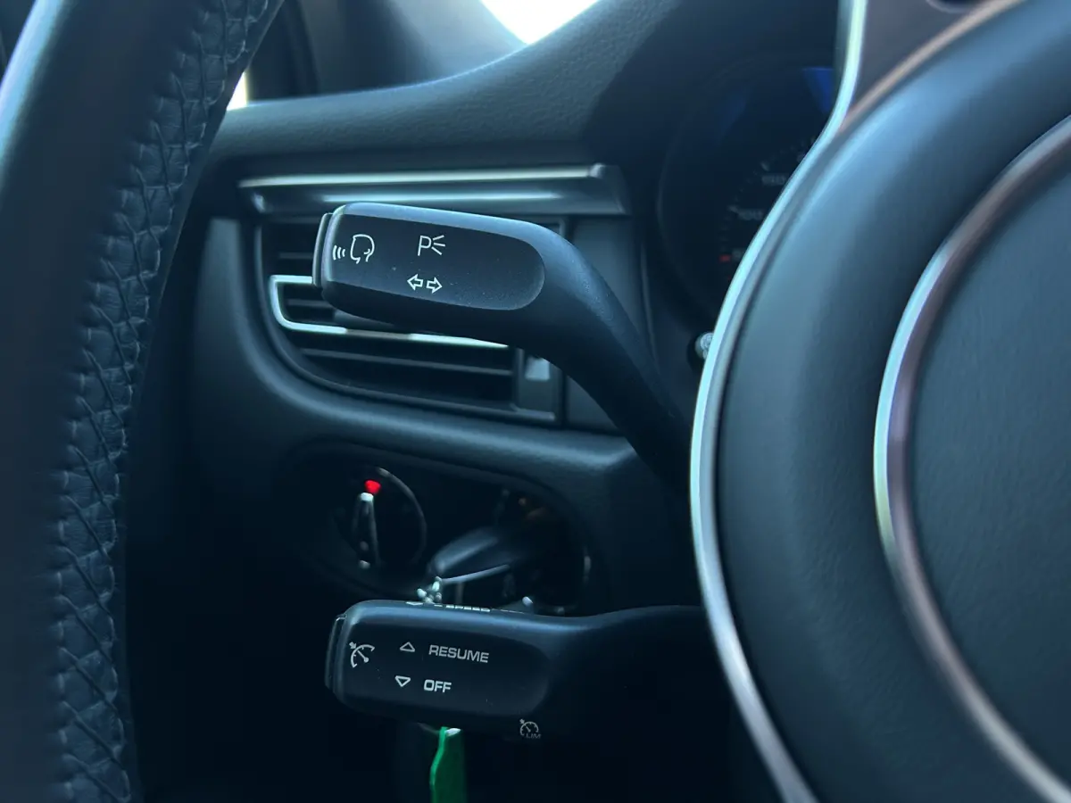 2.0 | Panoramadak | Apple Carplay | 21 inch | Elekr. Stoelen | Camera | Cruise Control |
