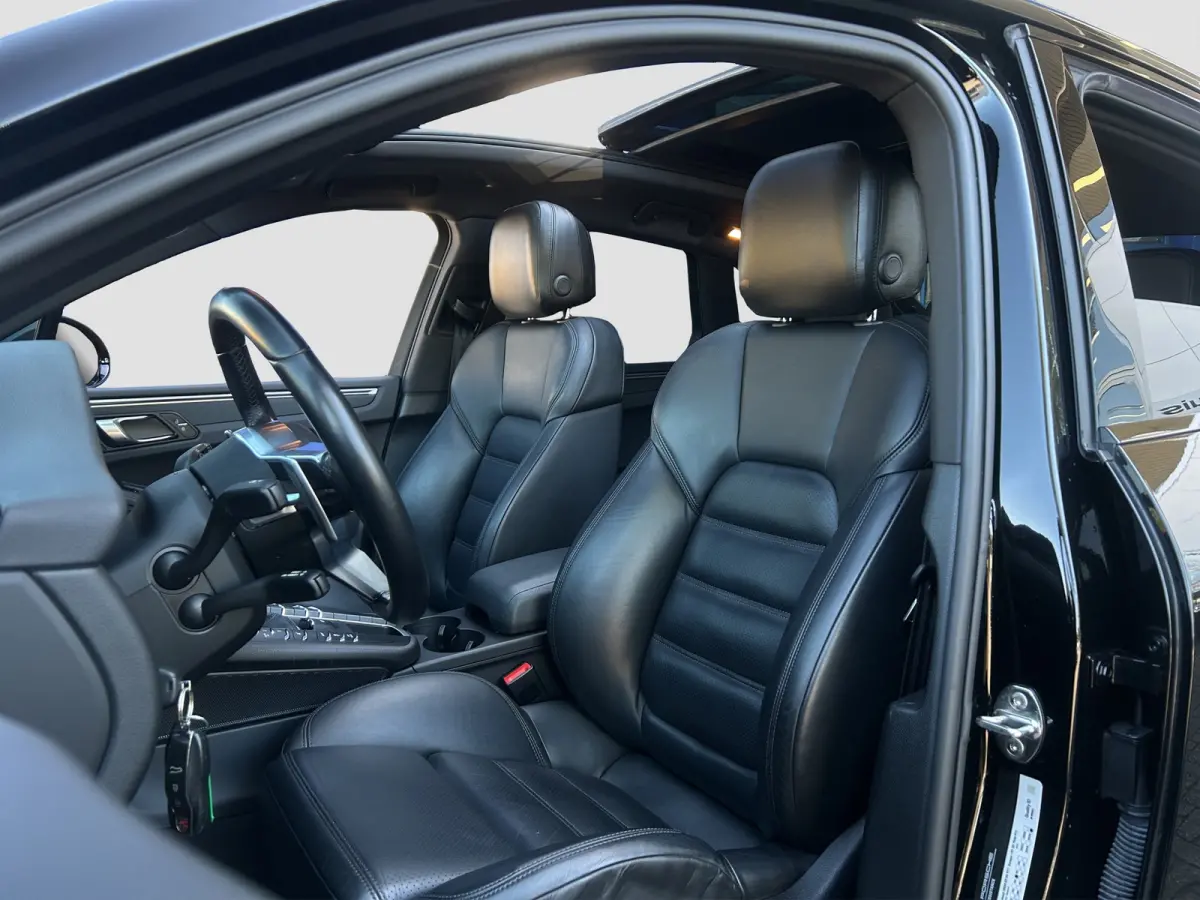 2.0 | Panoramadak | Apple Carplay | 21 inch | Elekr. Stoelen | Camera | Cruise Control |