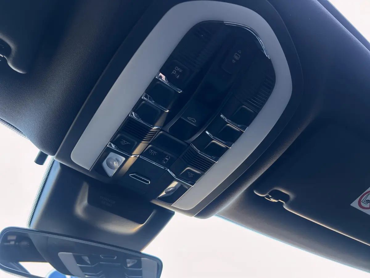 2.0 | Panoramadak | Apple Carplay | 21 inch | Elekr. Stoelen | Camera | Cruise Control |