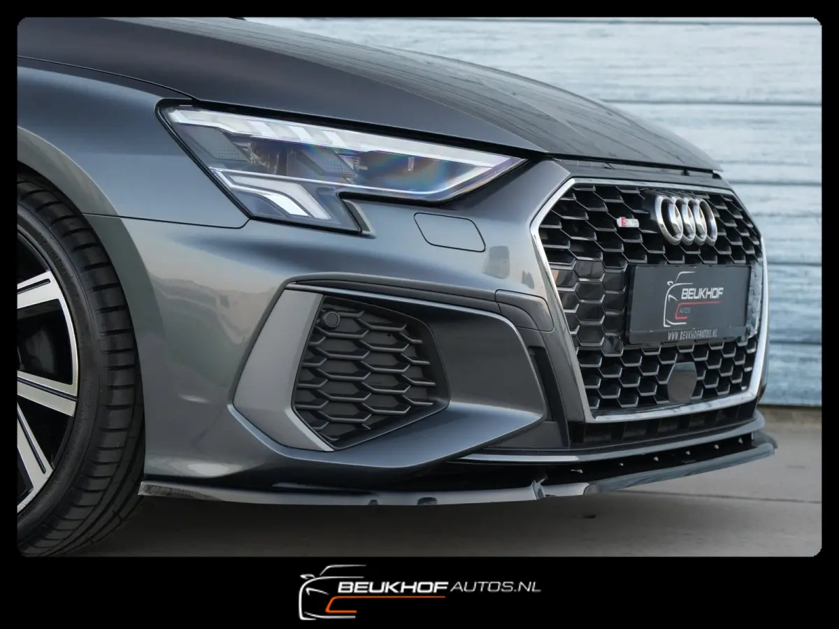 30 TFSI S-Line Maxton Panorama Leer 19Inch