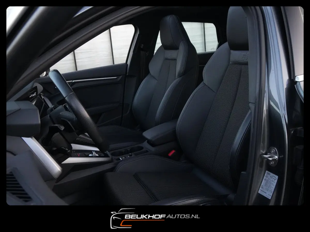 30 TFSI S-Line Maxton Panorama Leer 19Inch