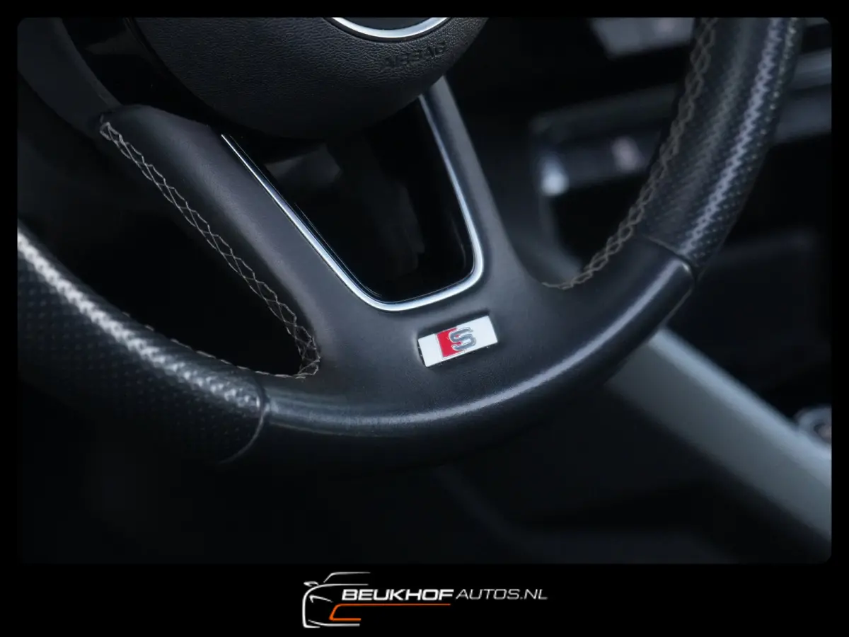 30 TFSI S-Line Maxton Panorama Leer 19Inch
