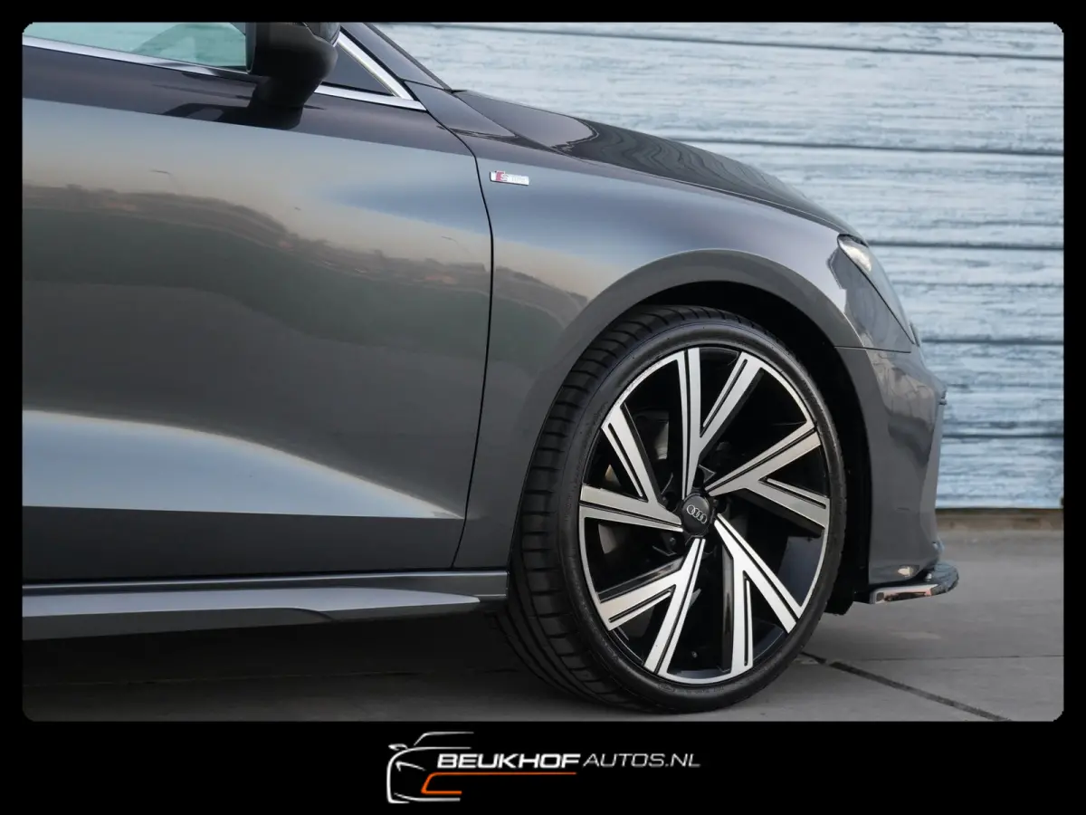 30 TFSI S-Line Maxton Panorama Leer 19Inch