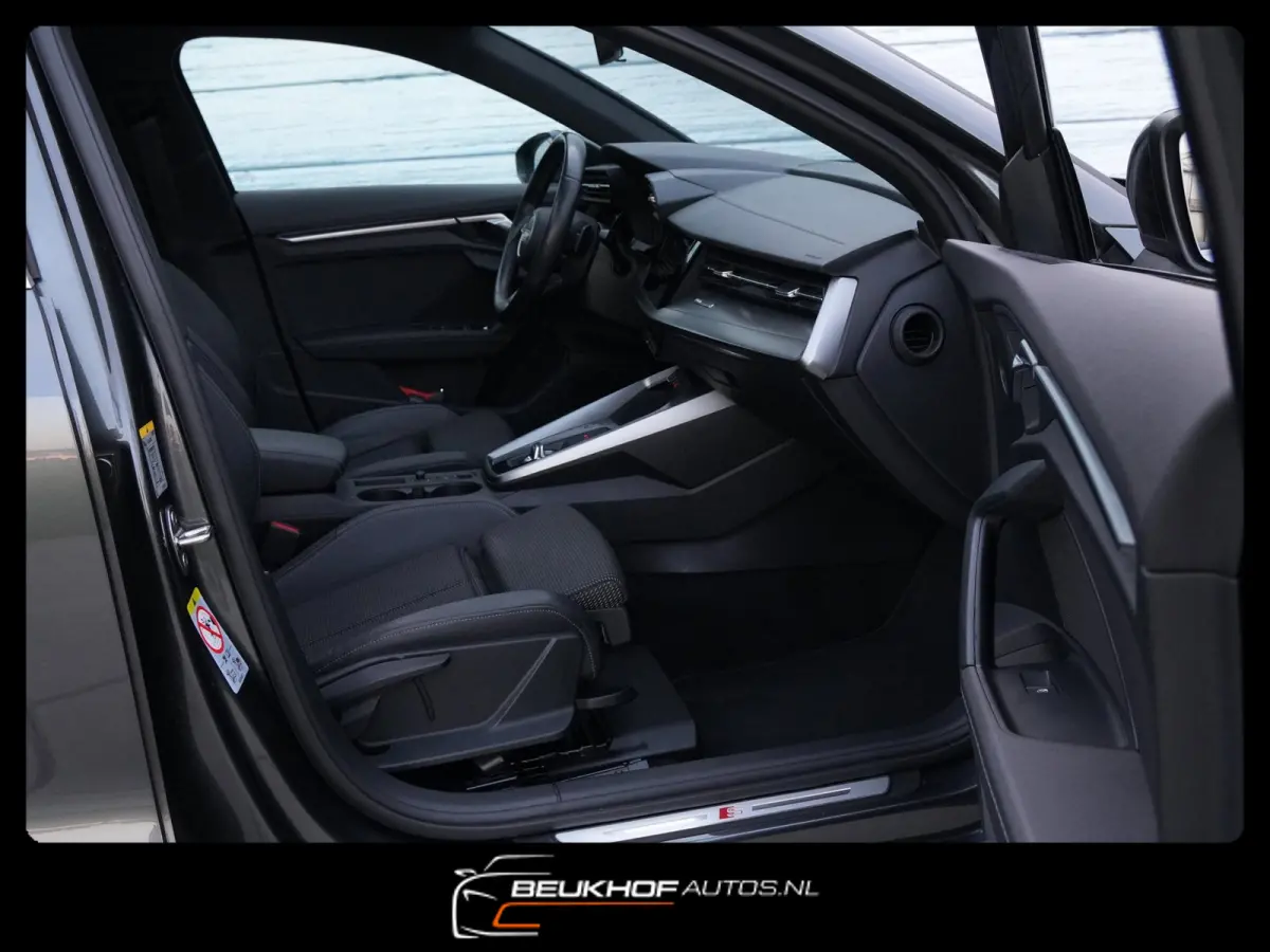 30 TFSI S-Line Maxton Panorama Leer 19Inch