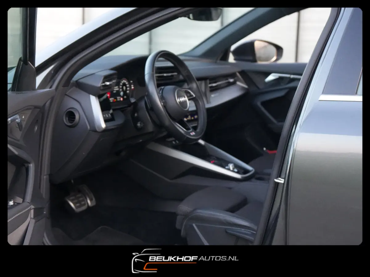 30 TFSI S-Line Maxton Panorama Leer 19Inch
