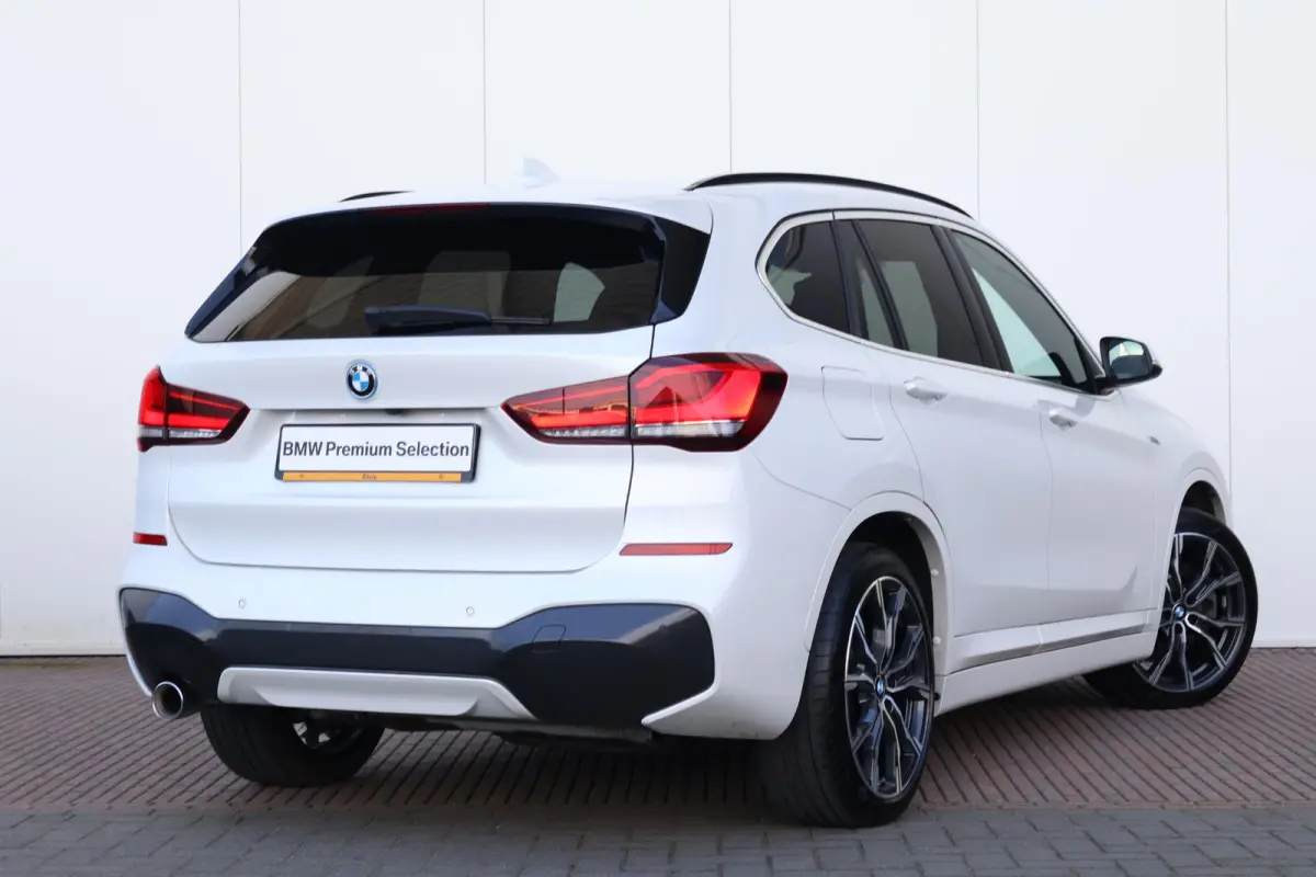 xDrive25e | SoH 87% | M-Sport Pakket | Trekhaak | Stoelverwarming Voor | Achteruitrijcamera |
