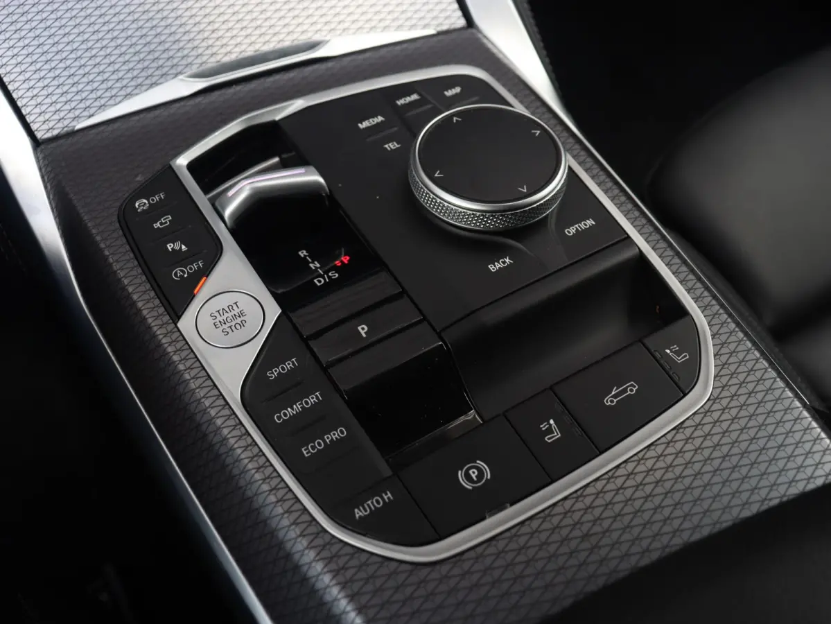 M440i xDrive | M Sport | Head-Up | Harman Kardon | Driving Assistant | Adaptive Cruise Control | Comfort Access | Air Collar | Standkachel | Parking Assistant Plus | 19'' LMV