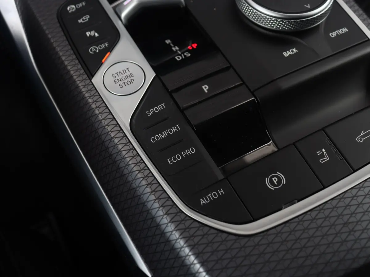 M440i xDrive | M Sport | Head-Up | Harman Kardon | Driving Assistant | Adaptive Cruise Control | Comfort Access | Air Collar | Standkachel | Parking Assistant Plus | 19'' LMV