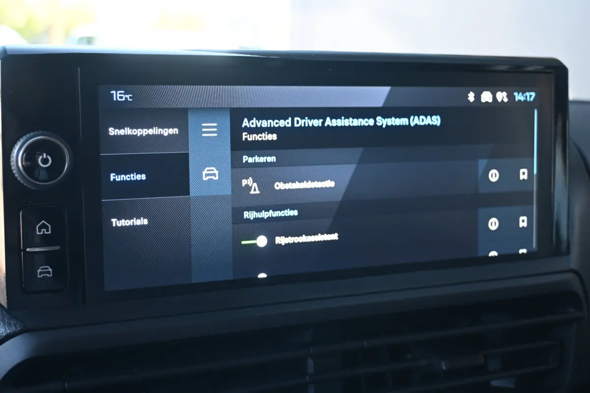 2.0D L3 145PK Automaat | Betimmering | Stuur/Stoelverwarming | Achteruitrijcamera | Navigatie | Apple carplay & android auto | BPM-vrij !!