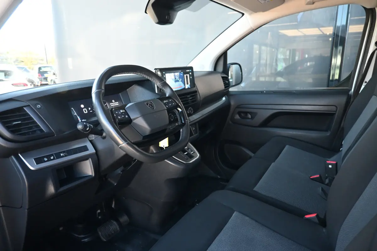 2.0D L3 145PK Automaat | Betimmering | Stuur/Stoelverwarming | Achteruitrijcamera | Navigatie | Apple carplay & android auto | BPM-vrij !!