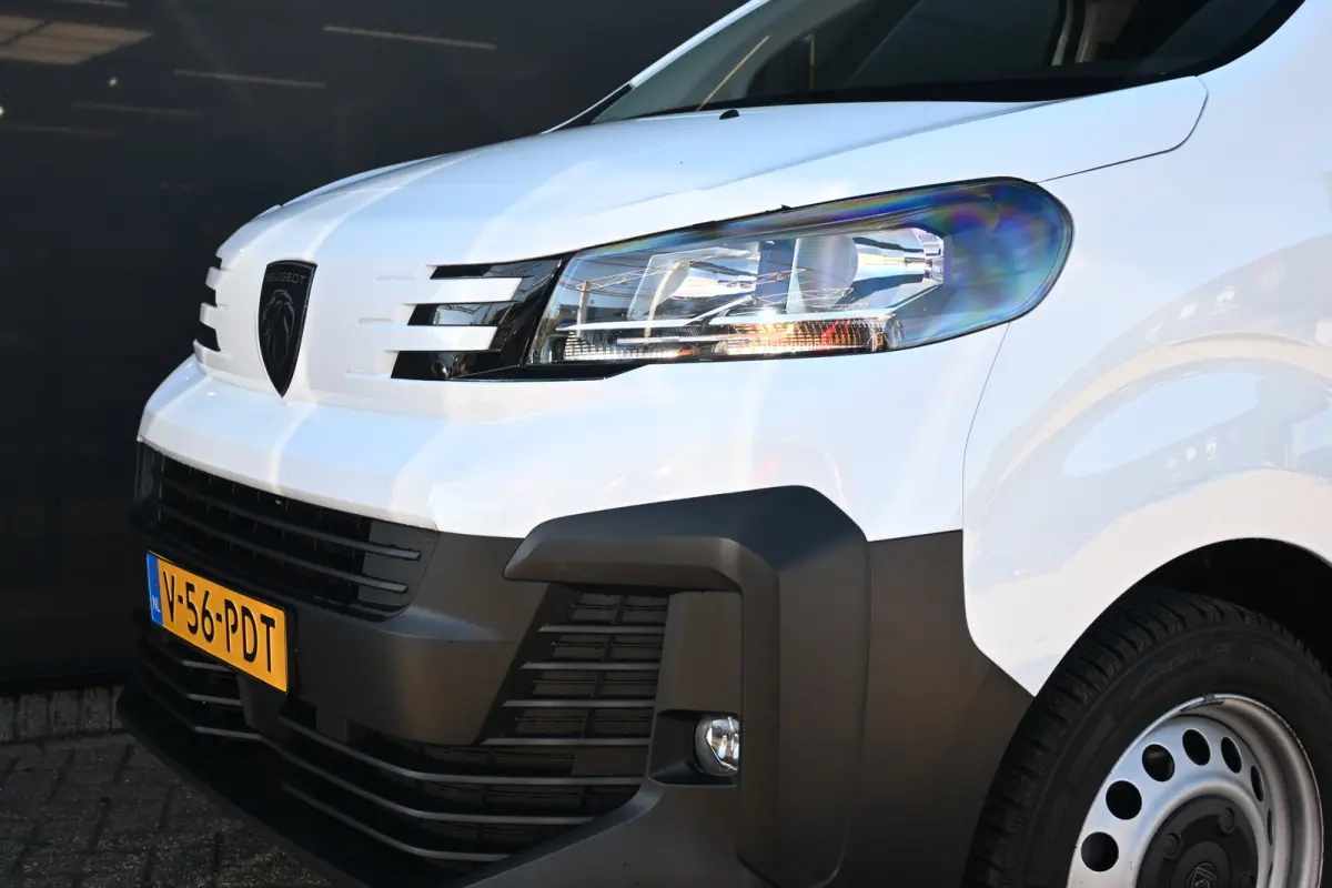 2.0D L3 145PK Automaat | Betimmering | Stuur/Stoelverwarming | Achteruitrijcamera | Navigatie | Apple carplay & android auto | BPM-vrij !!
