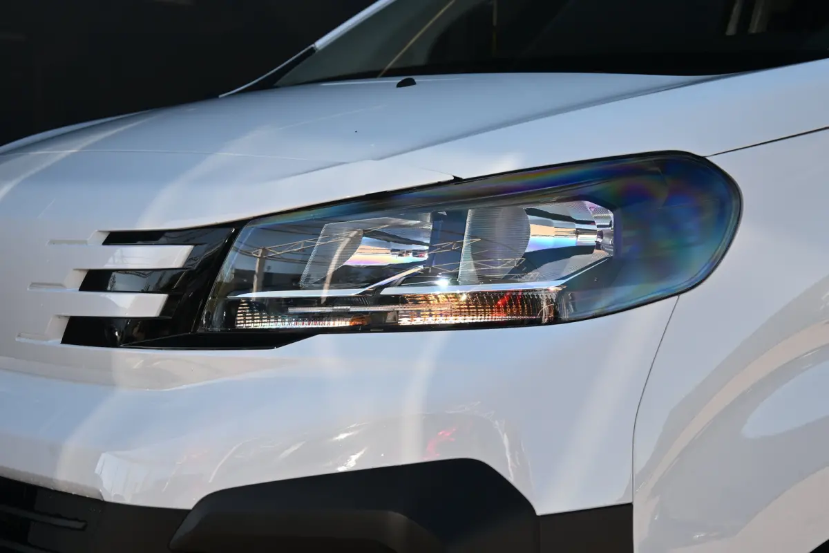 2.0D L3 145PK Automaat | Betimmering | Stuur/Stoelverwarming | Achteruitrijcamera | Navigatie | Apple carplay & android auto | BPM-vrij !!