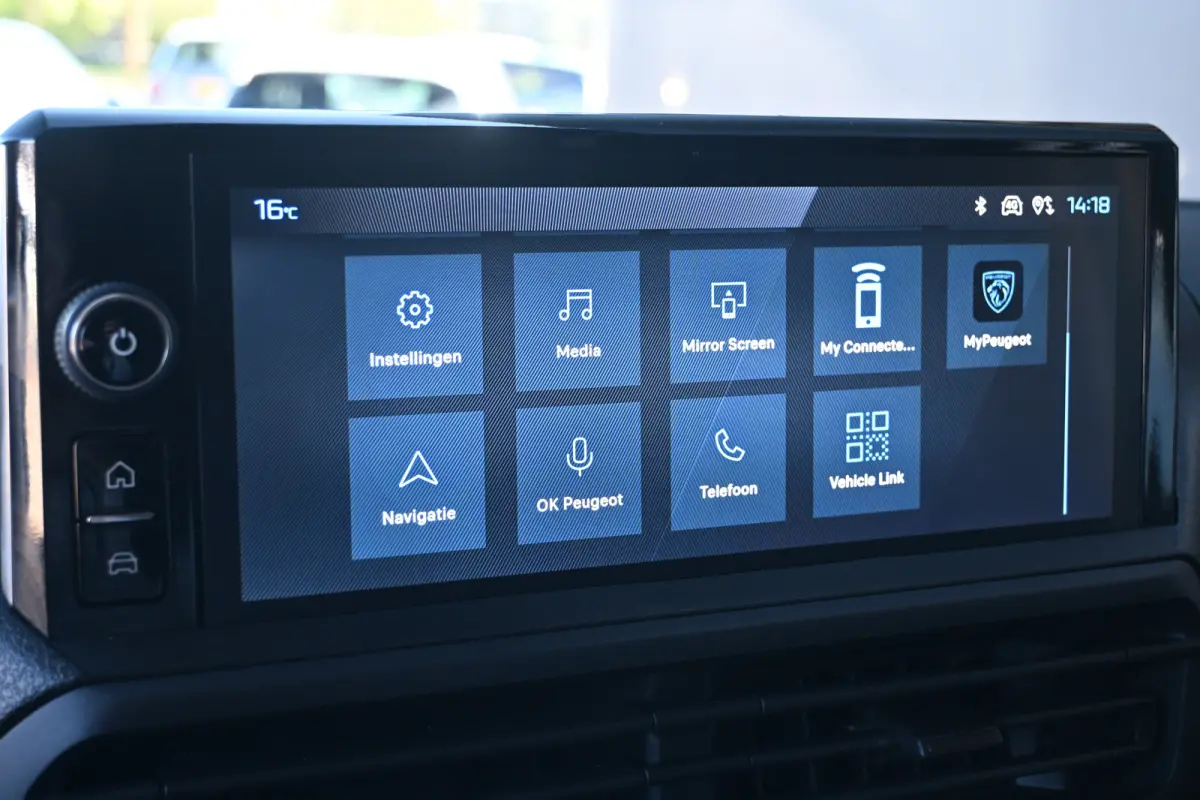 2.0D L3 145PK Automaat | Betimmering | Stuur/Stoelverwarming | Achteruitrijcamera | Navigatie | Apple carplay & android auto | BPM-vrij !!