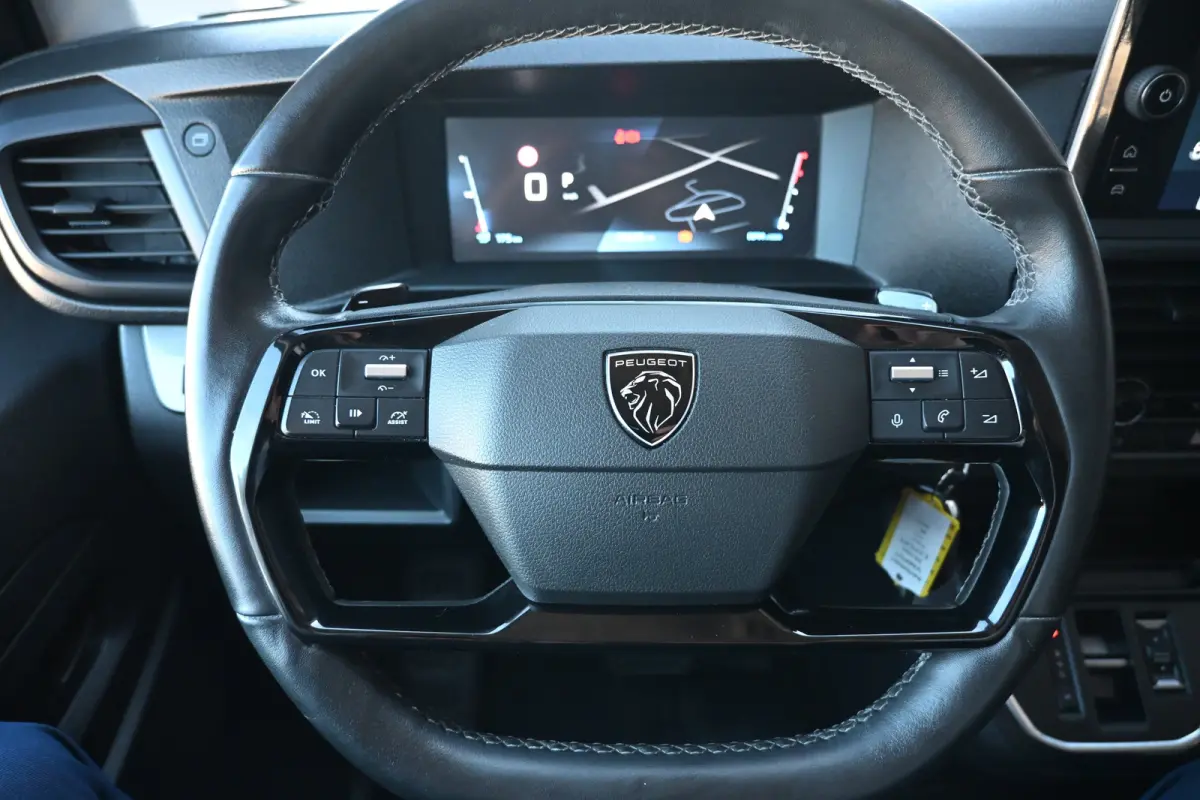 2.0D L3 145PK Automaat | Betimmering | Stuur/Stoelverwarming | Achteruitrijcamera | Navigatie | Apple carplay & android auto | BPM-vrij !!