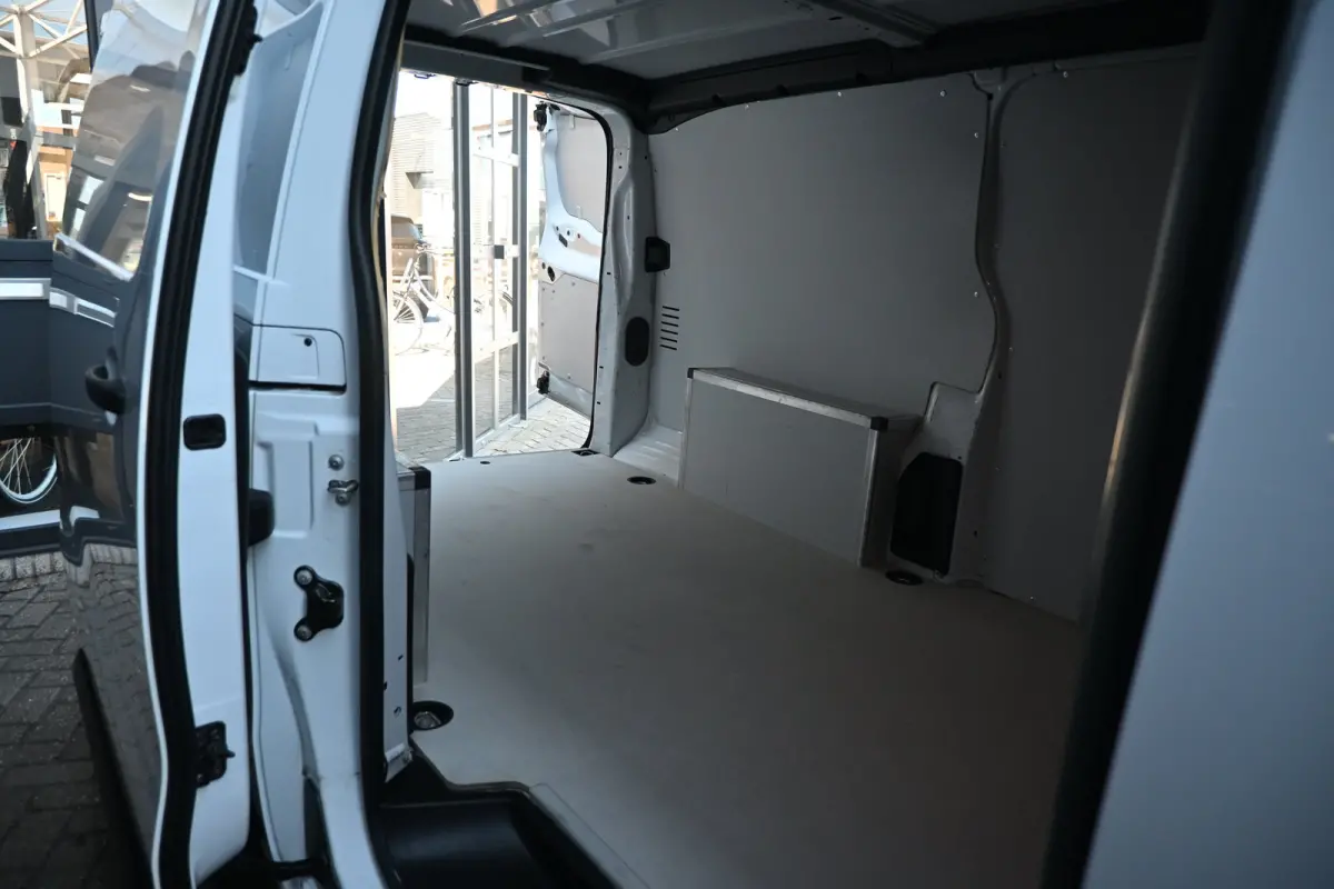 2.0D L3 145PK Automaat | Betimmering | Stuur/Stoelverwarming | Achteruitrijcamera | Navigatie | Apple carplay & android auto | BPM-vrij !!