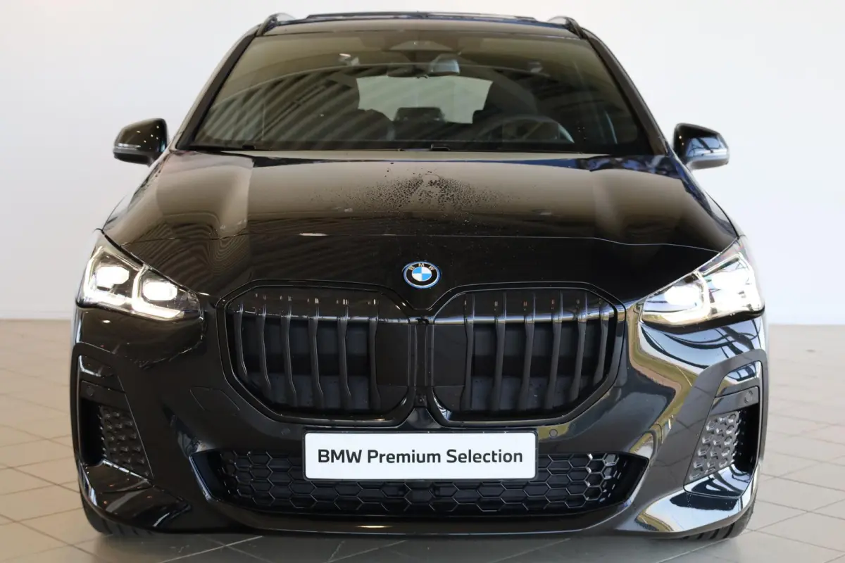 225e xDrive | M Sport Pro | Panoramadak | Head-Up Display | Harman Kardon