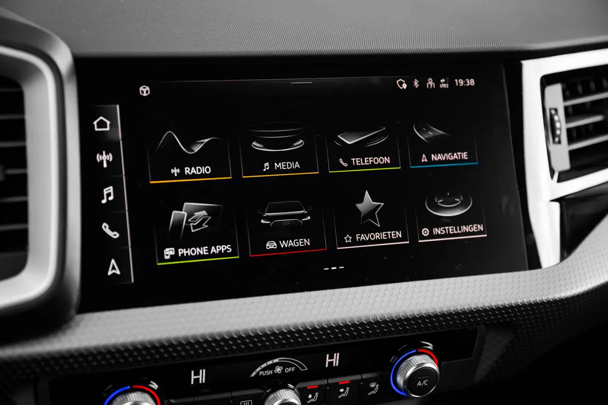 Advanced edition, (2024) | Airconditioning 2-zone | Audi smartphone interface | Audi virtual cockpit