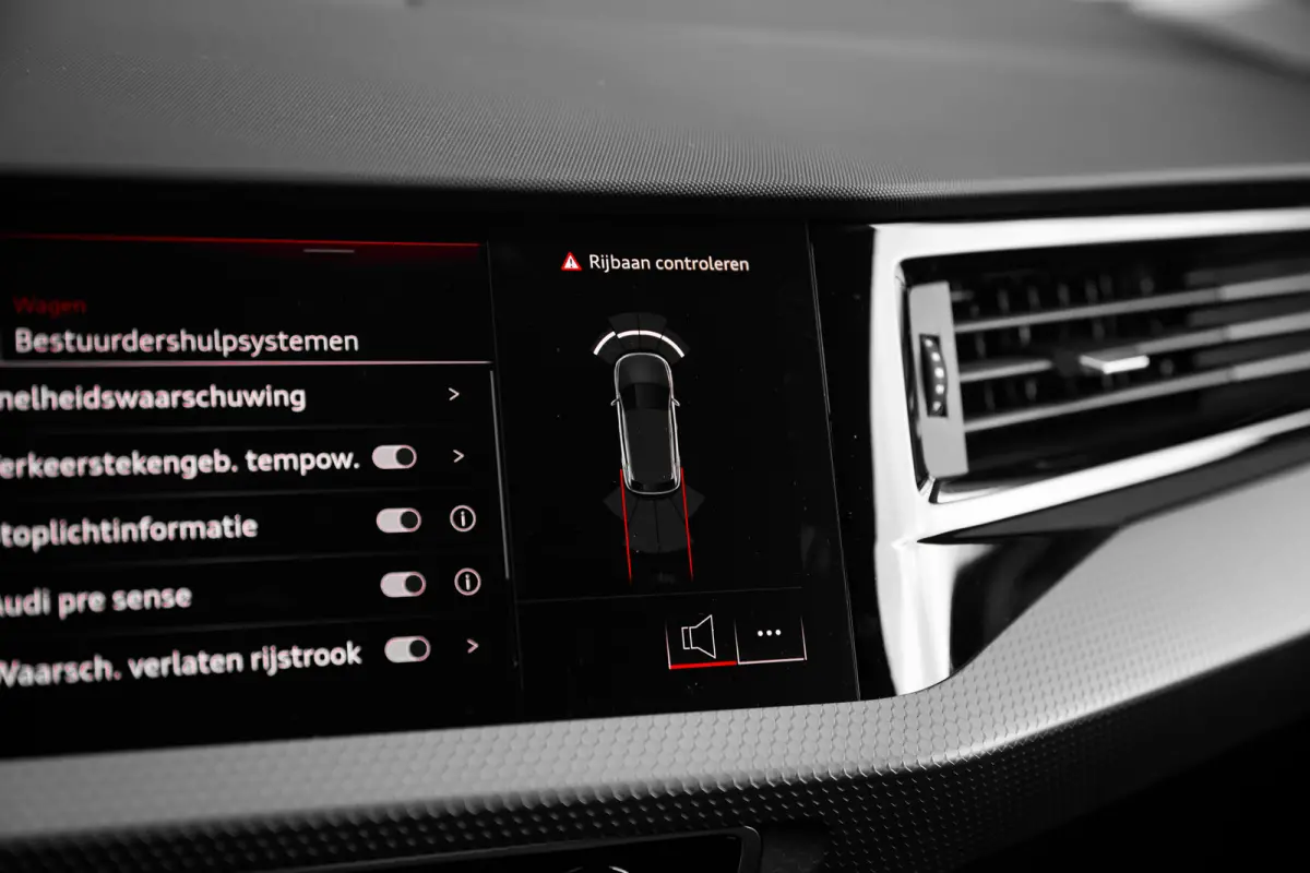 Advanced edition, (2024) | Airconditioning 2-zone | Audi smartphone interface | Audi virtual cockpit