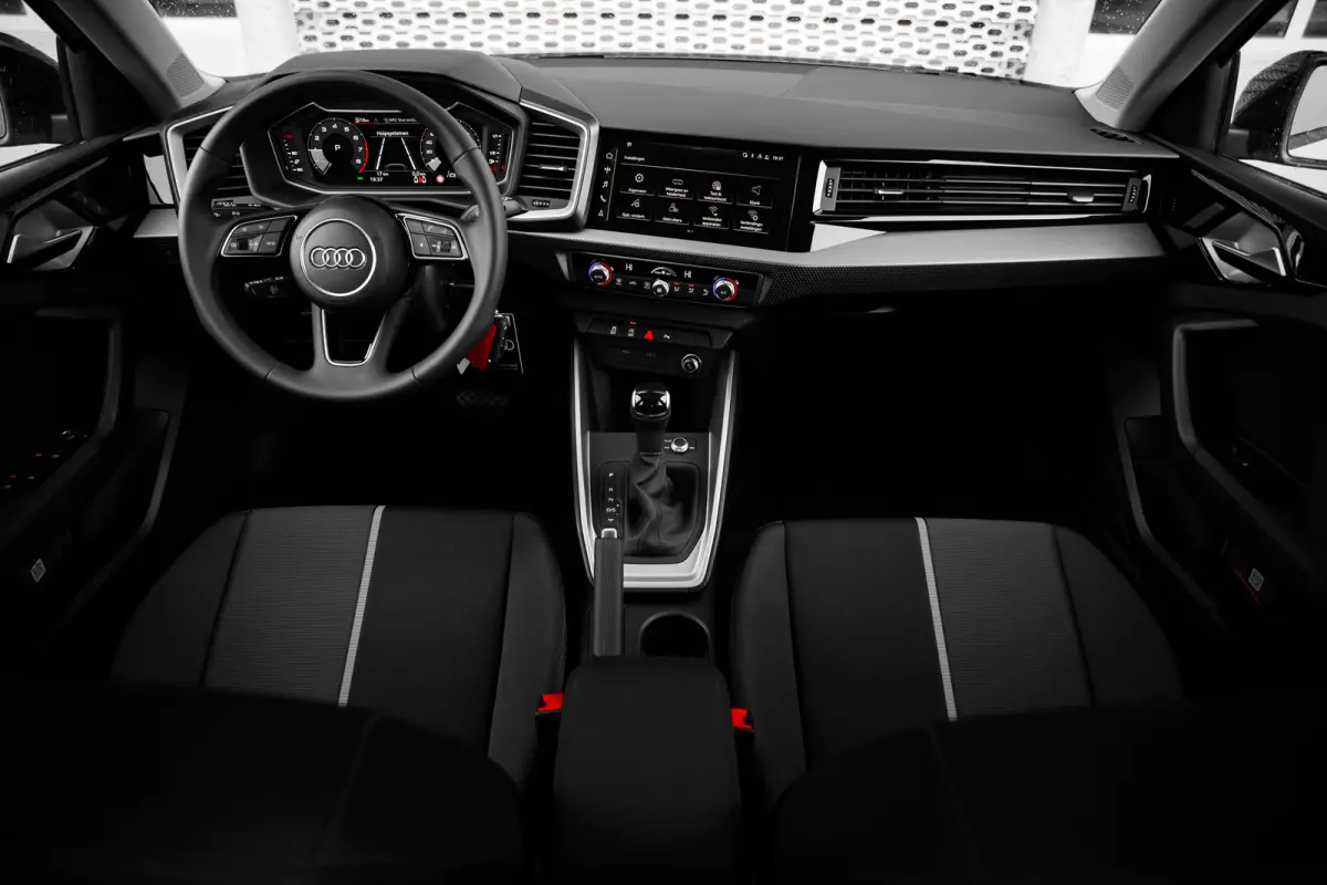 Advanced edition, (2024) | Airconditioning 2-zone | Audi smartphone interface | Audi virtual cockpit
