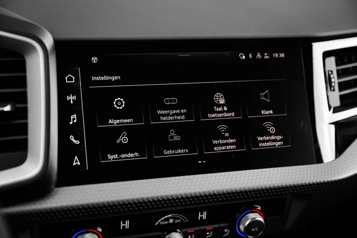 Advanced edition, (2024) | Airconditioning 2-zone | Audi smartphone interface | Audi virtual cockpit