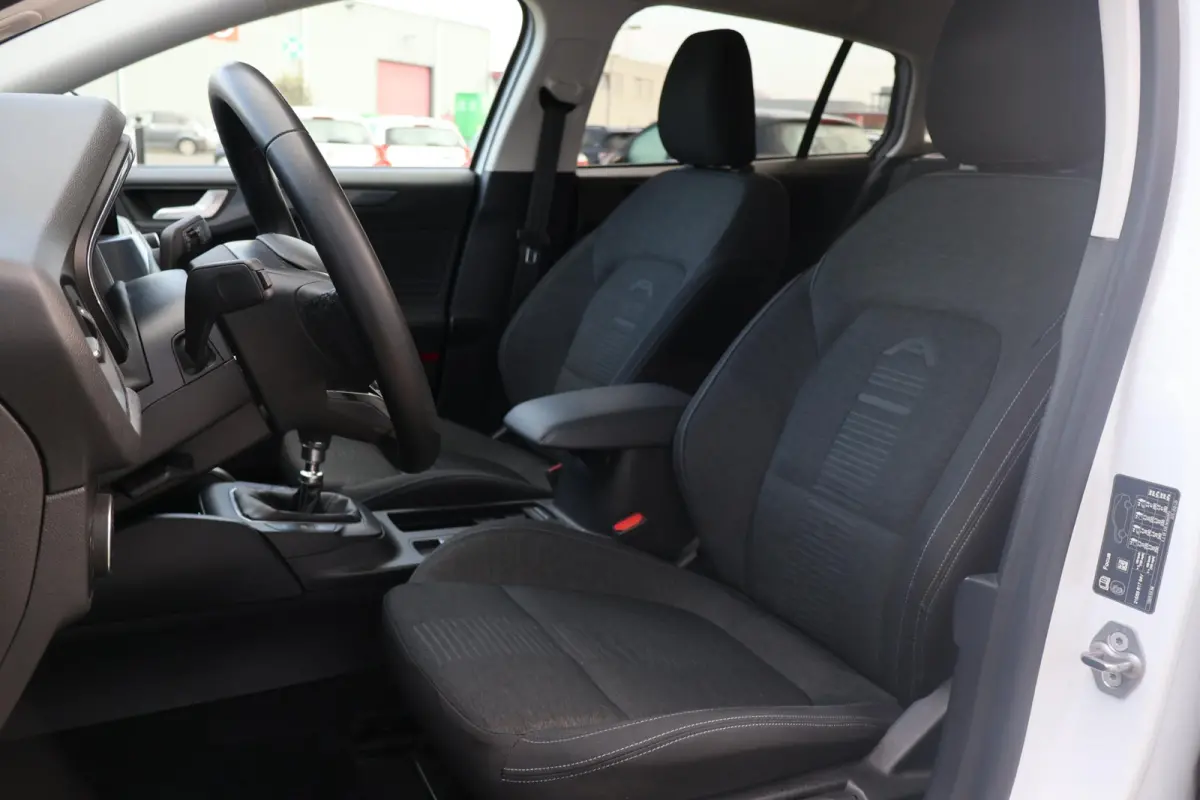 1.0 Active Business 1e Eigenaar | Volledig Onderh | NAP | BTW | Camera | Af Trekhaak | Winterpakket | Navi | Ad Cruise | Carplay | Bots | Full Led | Keyless | Start/Stop | Hill-Hold