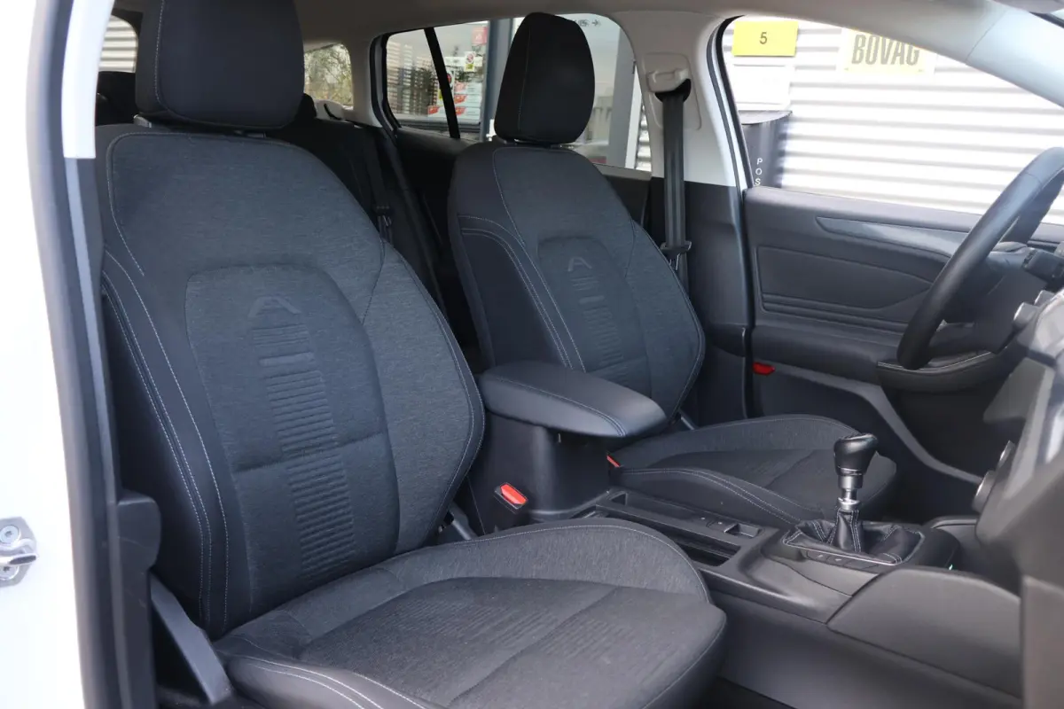 1.0 Active Business 1e Eigenaar | Volledig Onderh | NAP | BTW | Camera | Af Trekhaak | Winterpakket | Navi | Ad Cruise | Carplay | Bots | Full Led | Keyless | Start/Stop | Hill-Hold