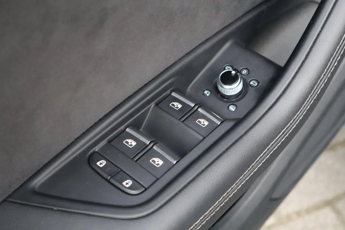 40 TFSI 204pk S-tronic S Edition | Achteruitrijcamera | Side Assist | Matrix LED | Elektr. Voorstoelen