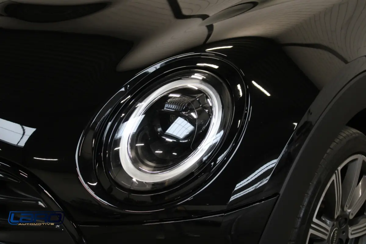 Mini 1.5 Cooper MINI Yours 136 pk | Pano Leer Camera CarPlay Sfeer Keyless