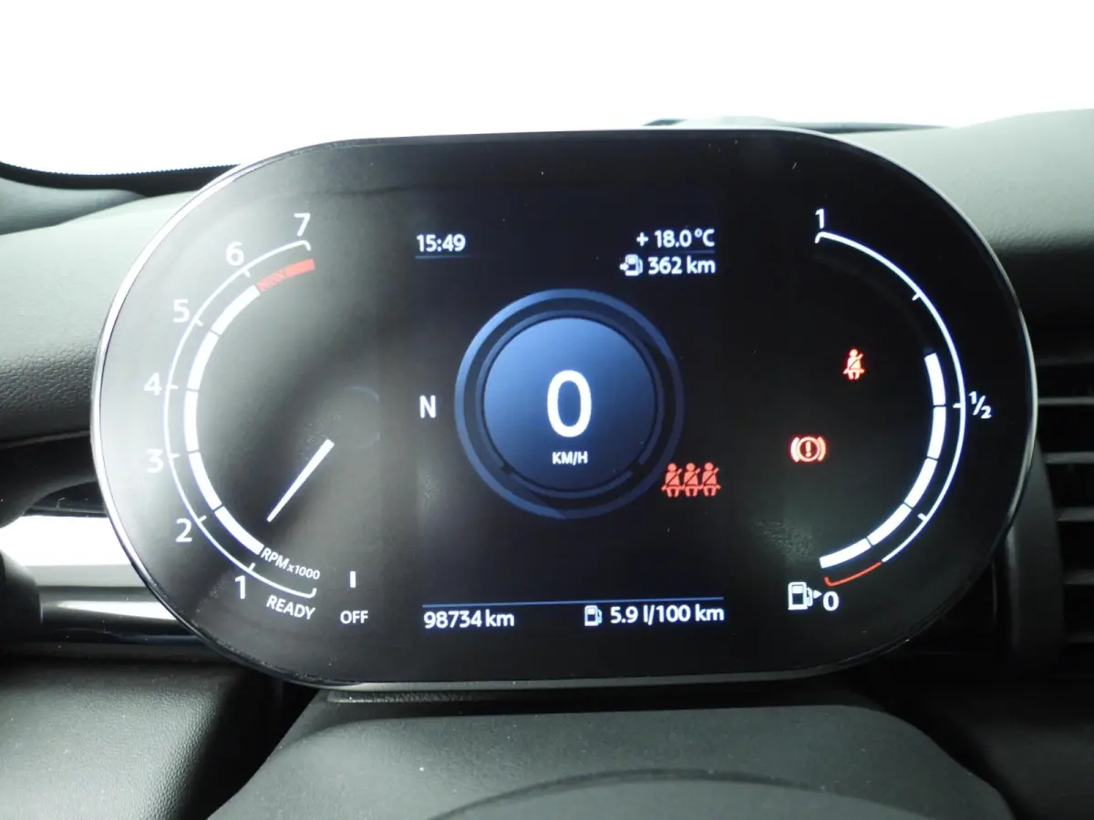Cooper JCW Uitvoering / Sportstoelen / LED / Harman-KardonPark Assist / Getint glas / Alu wielen 17 inch black