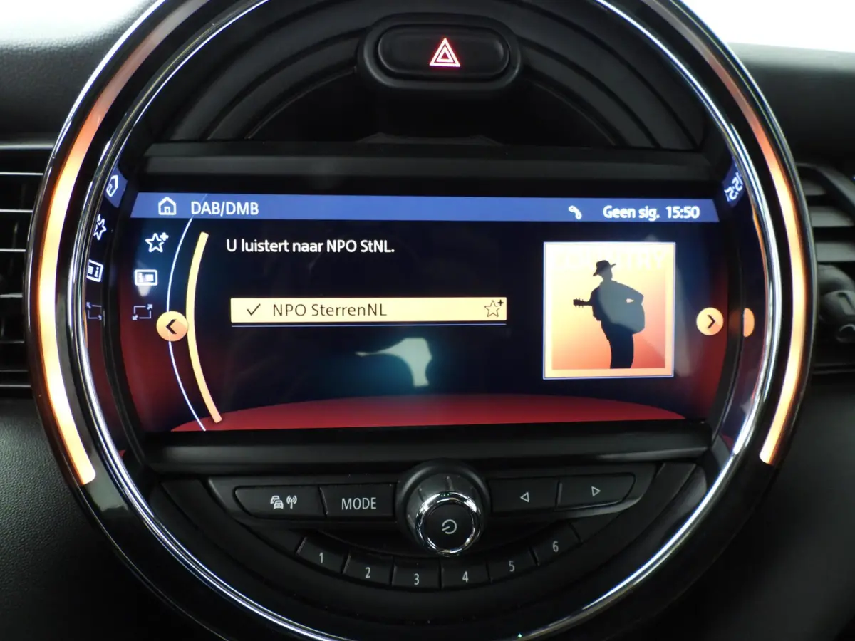 Cooper JCW Uitvoering / Sportstoelen / LED / Harman-KardonPark Assist / Getint glas / Alu wielen 17 inch black