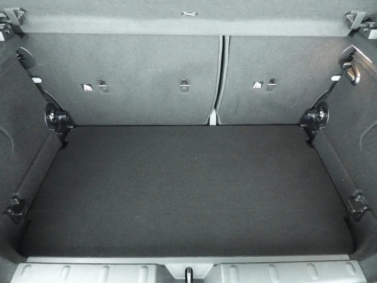 Cooper JCW Uitvoering / Sportstoelen / LED / Harman-KardonPark Assist / Getint glas / Alu wielen 17 inch black