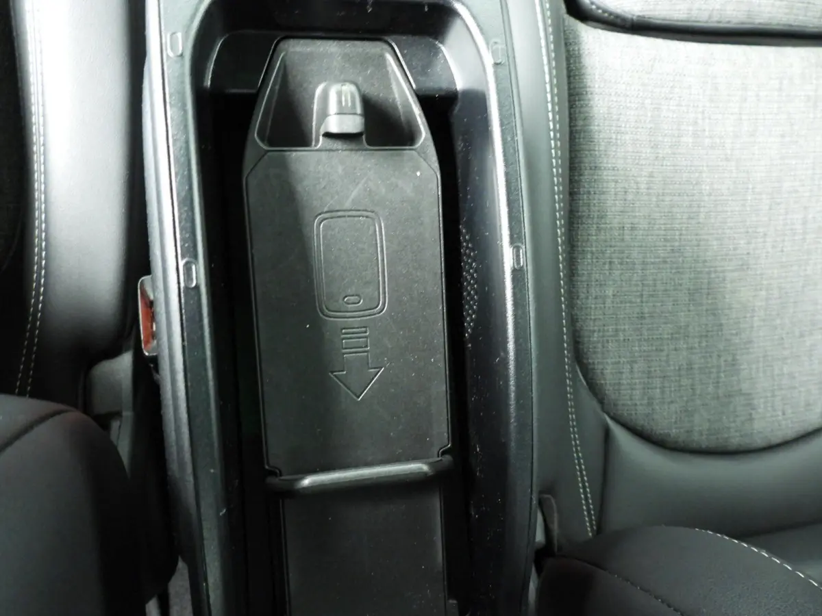 Cooper JCW Uitvoering / Sportstoelen / LED / Harman-KardonPark Assist / Getint glas / Alu wielen 17 inch black