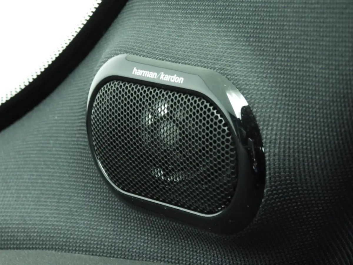 Cooper JCW Uitvoering / Sportstoelen / LED / Harman-KardonPark Assist / Getint glas / Alu wielen 17 inch black