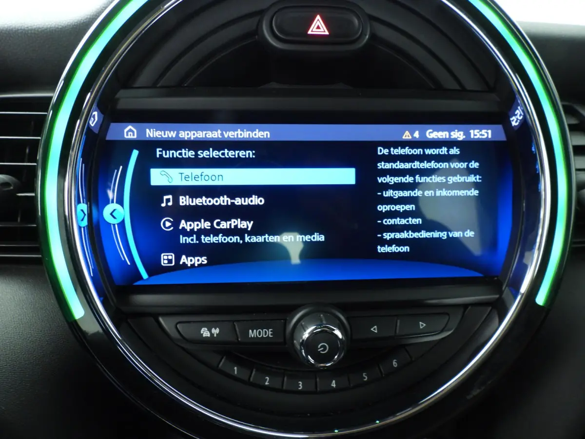Cooper JCW Uitvoering / Sportstoelen / LED / Harman-KardonPark Assist / Getint glas / Alu wielen 17 inch black