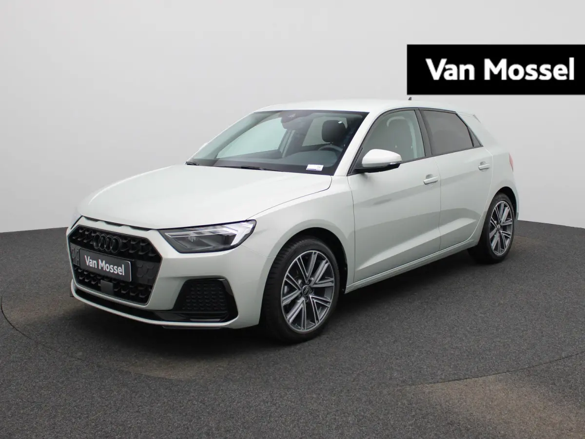 30 TFSI Advanced edition 116 PK | S-line | Adaptive cruise control l Stoelverwarming l Climate control l Navigatie l Apple Carplay / Android Auto l LED-koplampen l Privacy glas l Optiekpakke