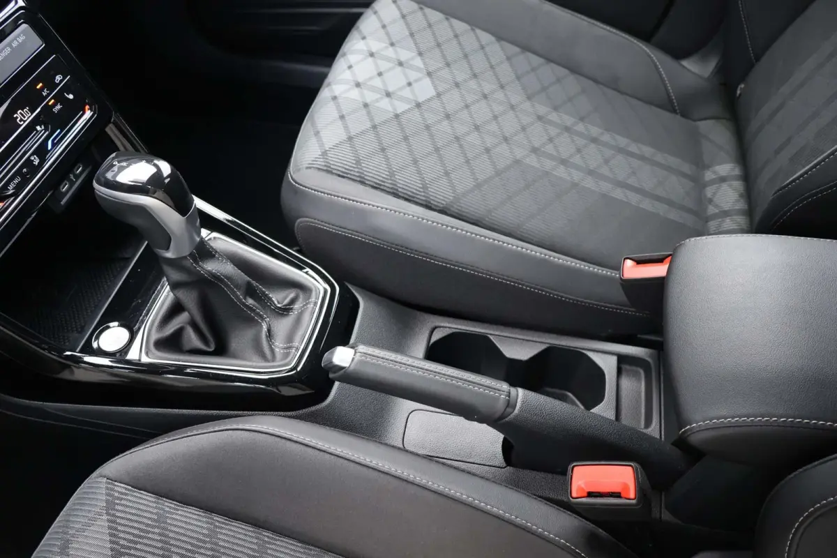 1.0 TSI 115pk DSG R-Line | Keyless Entry | Navigatie | Apple Carplay | Stoelverwarming