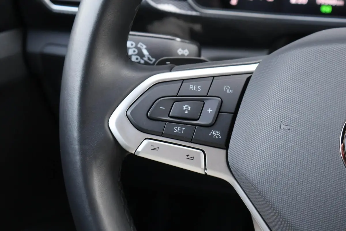1.0 TSI 115pk DSG R-Line | Keyless Entry | Navigatie | Apple Carplay | Stoelverwarming