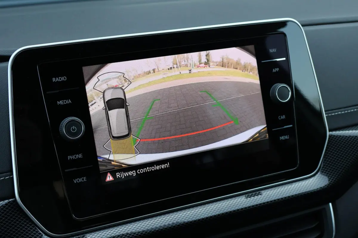 1.0 TSI 115pk DSG R-Line | Keyless Entry | Navigatie | Apple Carplay | Stoelverwarming