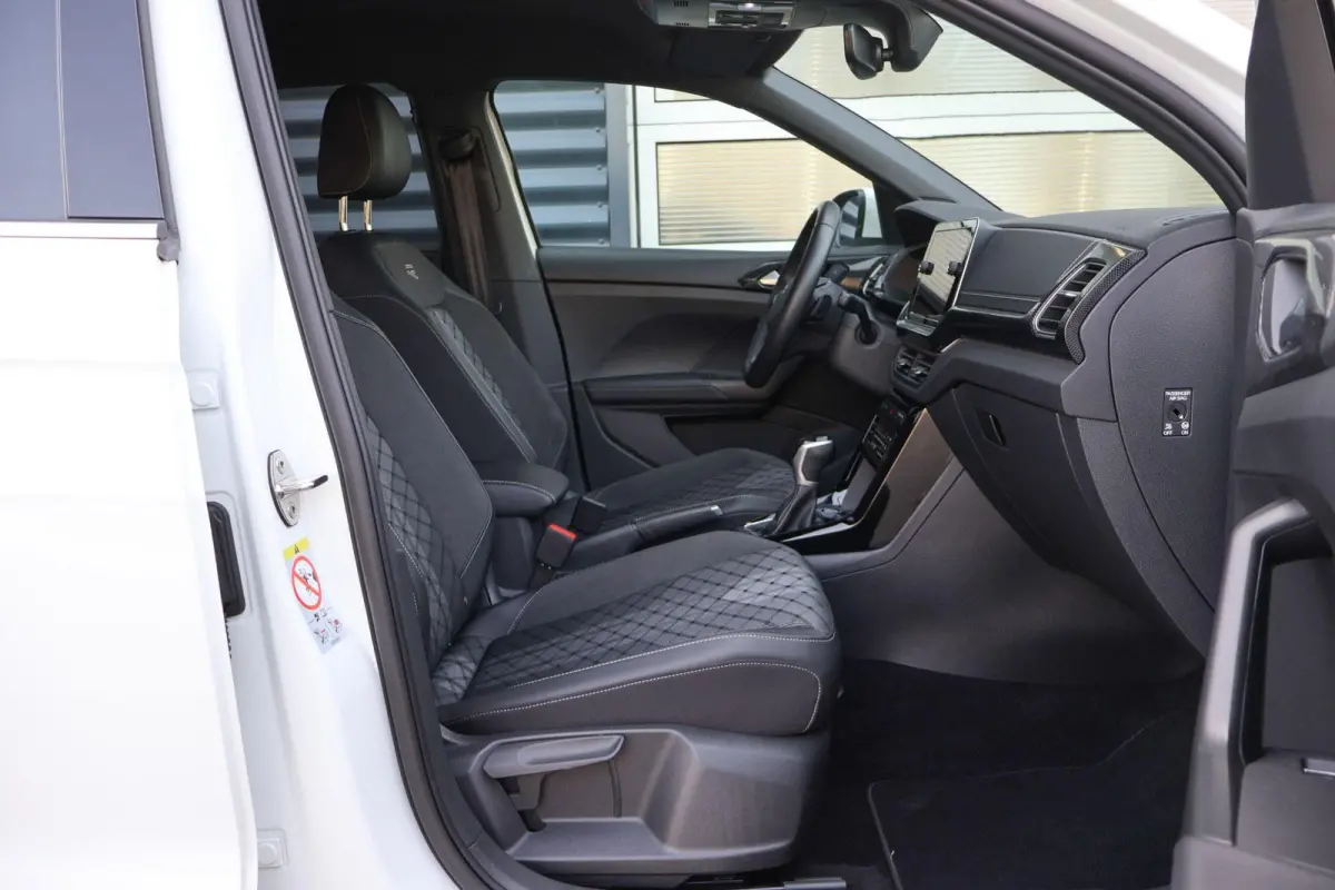 1.0 TSI 115pk DSG R-Line | Keyless Entry | Navigatie | Apple Carplay | Stoelverwarming