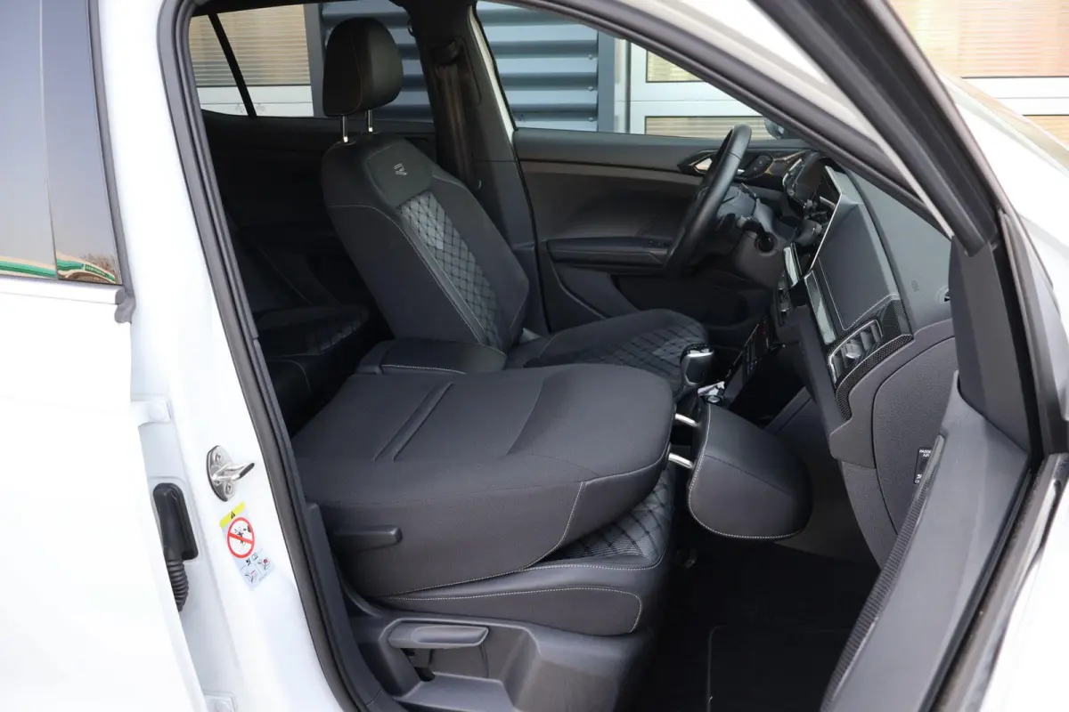 1.0 TSI 115pk DSG R-Line | Keyless Entry | Navigatie | Apple Carplay | Stoelverwarming