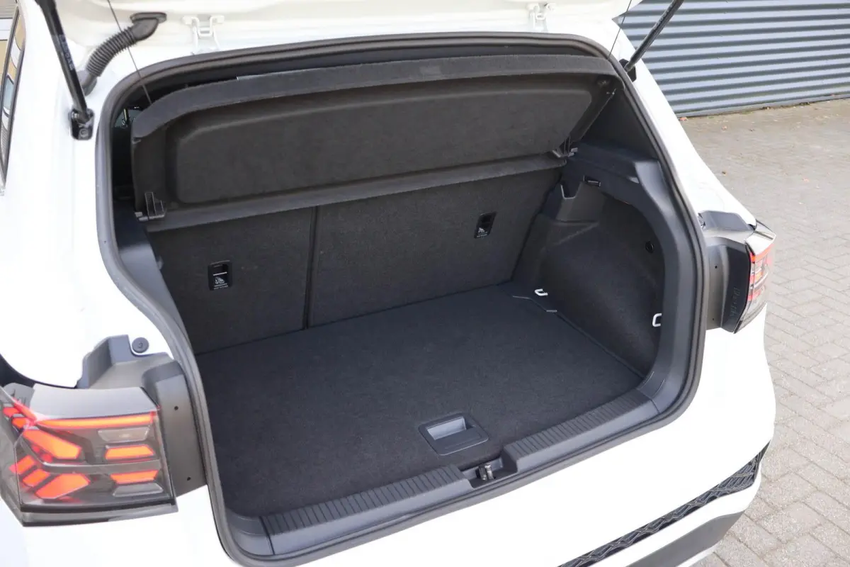 1.0 TSI 115pk DSG R-Line | Keyless Entry | Navigatie | Apple Carplay | Stoelverwarming