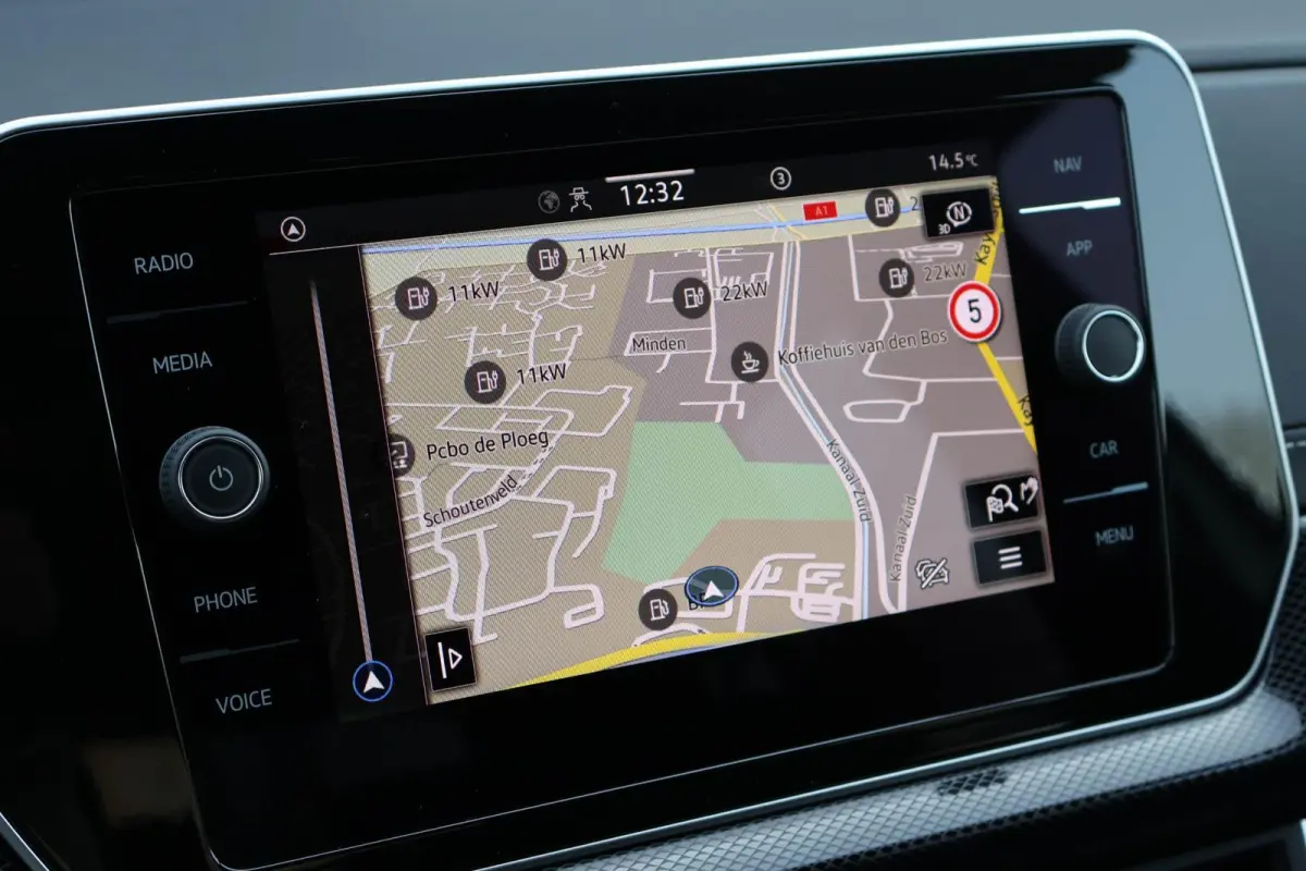 1.0 TSI 115pk DSG R-Line | Keyless Entry | Navigatie | Apple Carplay | Stoelverwarming